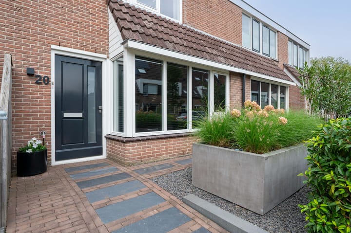 Tussenwoning te koop: Korenbloemstraat 20, Putten