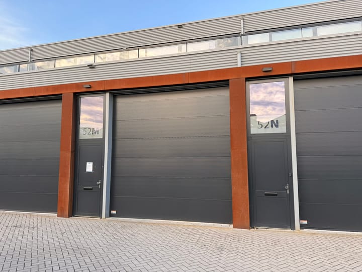 Havenstraat 52-M, Monster