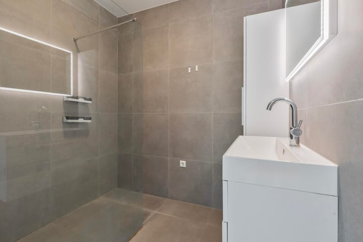 Appartement te huur: Nida Senffstraat 149, Amsterdam