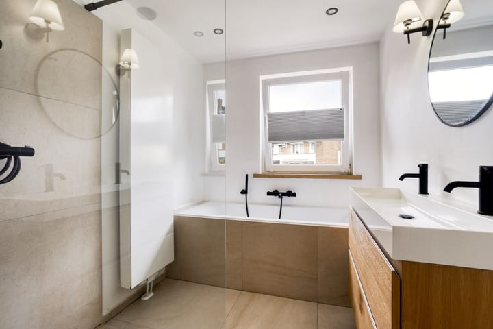 Tussenwoning te koop: Van Alphenstraat 4, Heerlen