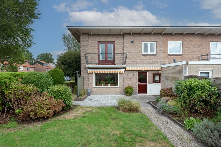 Hoekwoning te koop: Lijsterbeslaan 27, Loosdrecht