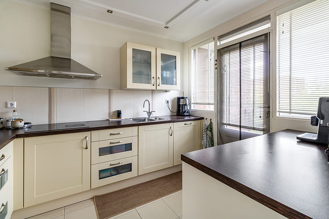 Photo 11 of Westvest 245