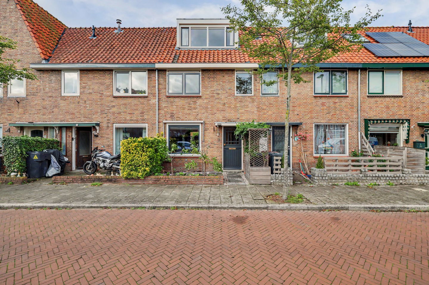 Foto 1 van Borneostraat 5