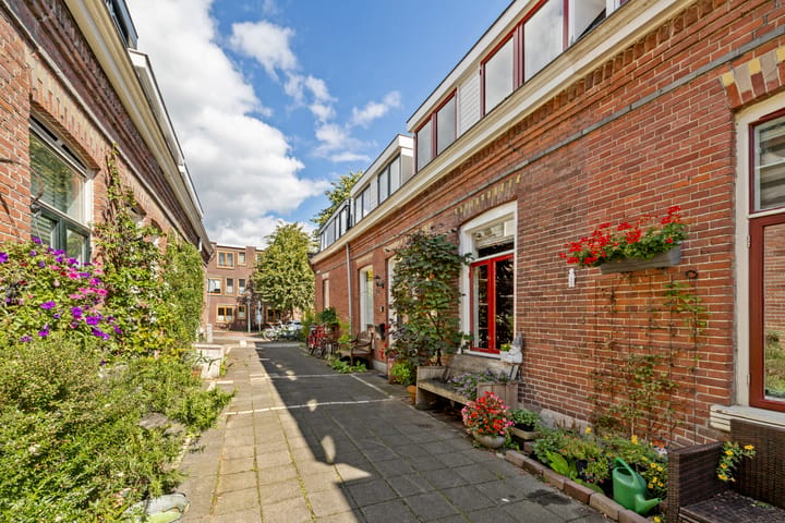 Tussenwoning te koop: Wilhelminastraat 3, Weesp