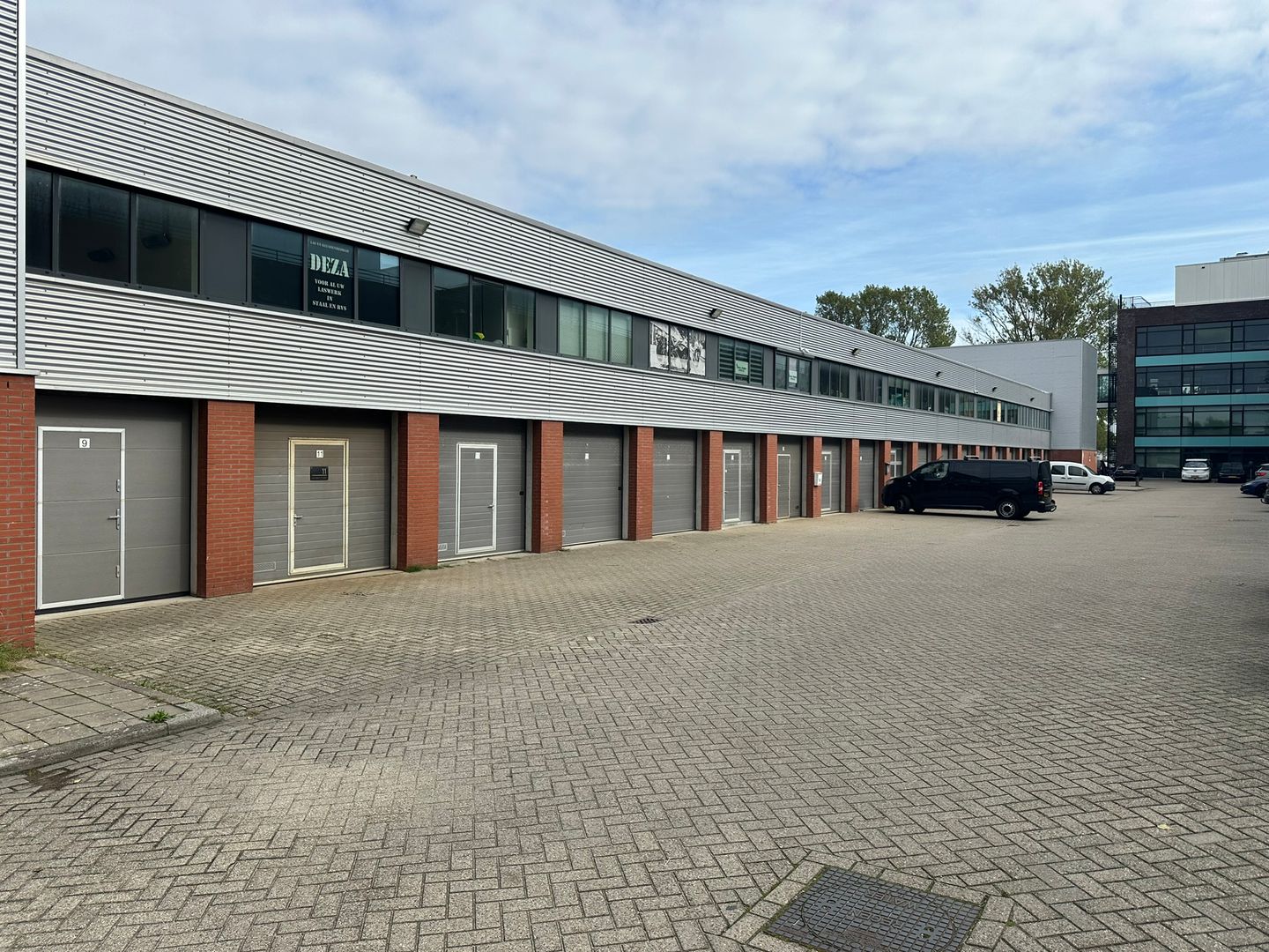 Bekijk foto 3 van Einthovenstraat 9