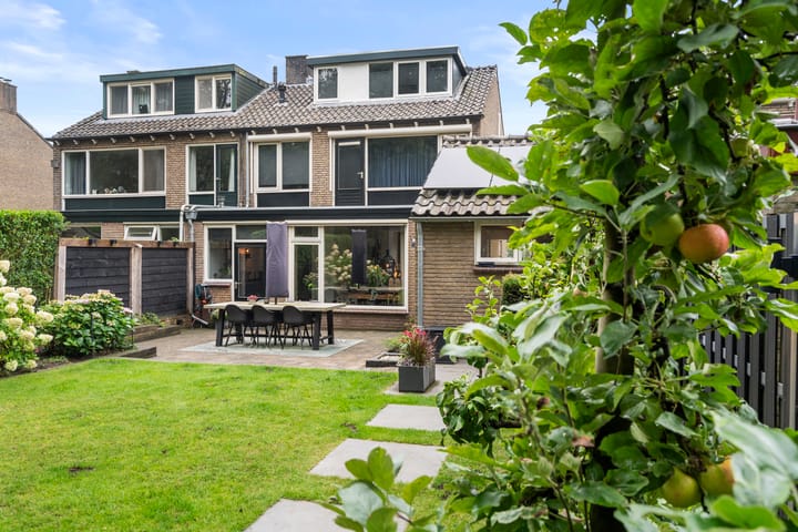 Twee-onder-één-kap te koop: Wilhelminalaan 9, Bennekom