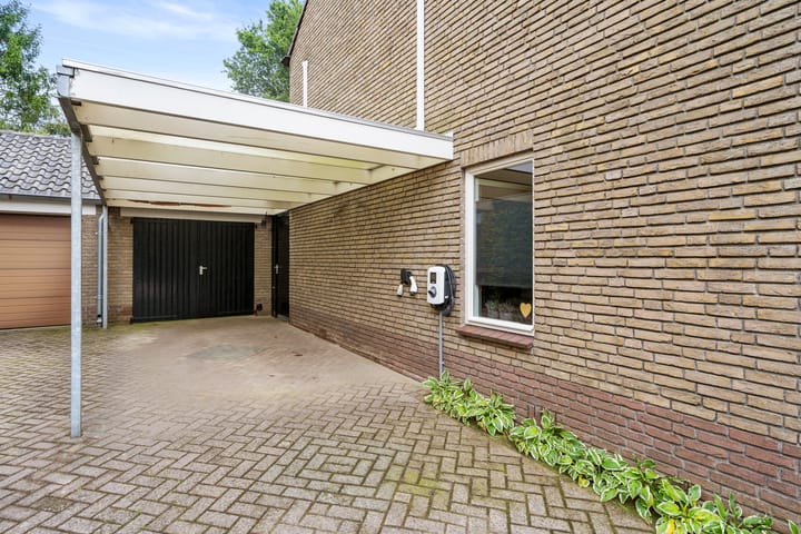 Twee-onder-één-kap te koop: Wilhelminalaan 9, Bennekom