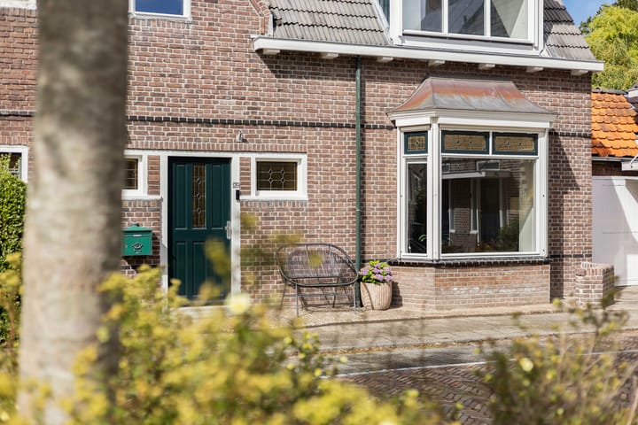 Hoekwoning te koop: Lijsterstraat 82, Leeuwarden