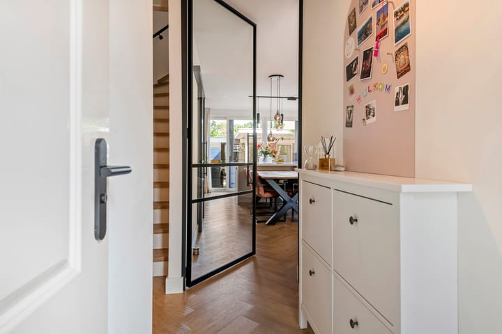 Tussenwoning te koop: De Hennepe 491, Tiel