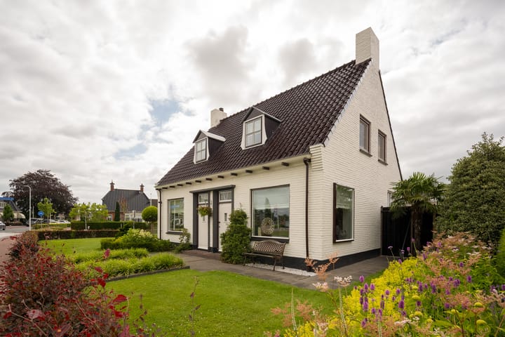 Vrijstaande woning te koop: Jan Binneslaan 88, Surhuisterveen