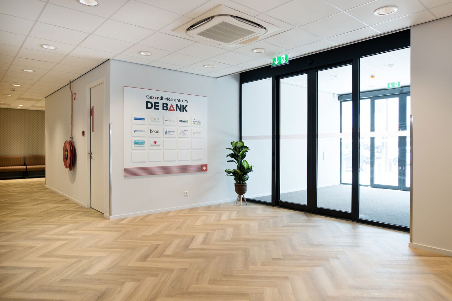 Bekijk foto 3 van Dorpsstraat 63