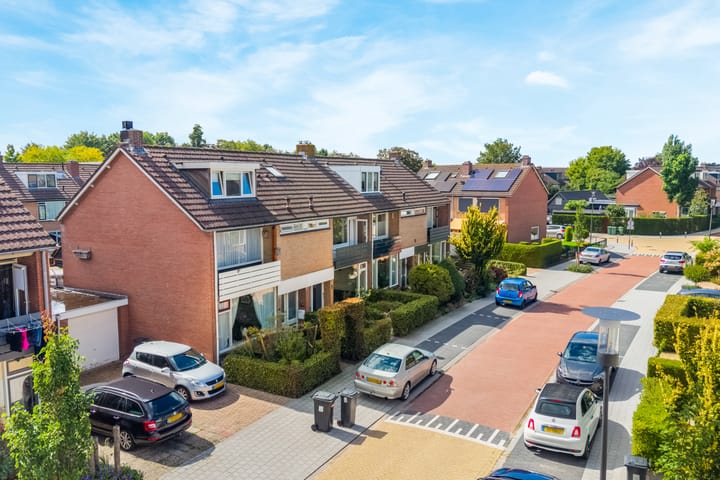Tussenwoning te koop: Heinencamp 5, Nijkerk