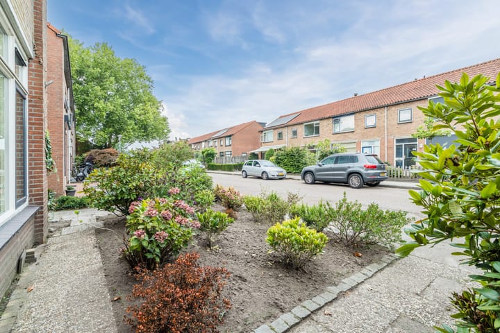 Hoekwoning te koop: Platanenlaan 12, Nijkerk