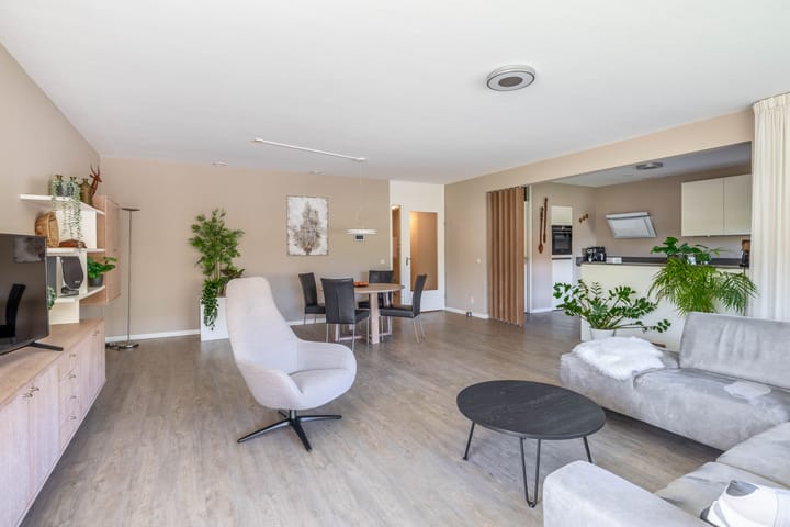 Appartement te koop: Debussyring 15, Oud-Beijerland