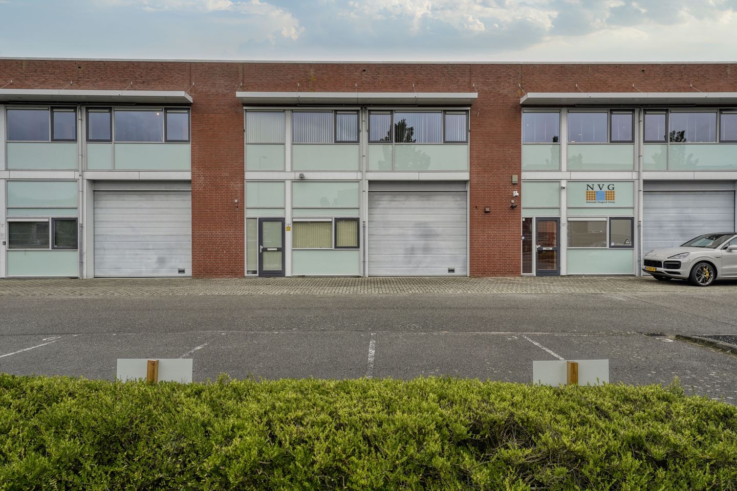 View photo 2 of De Roysloot 12-D