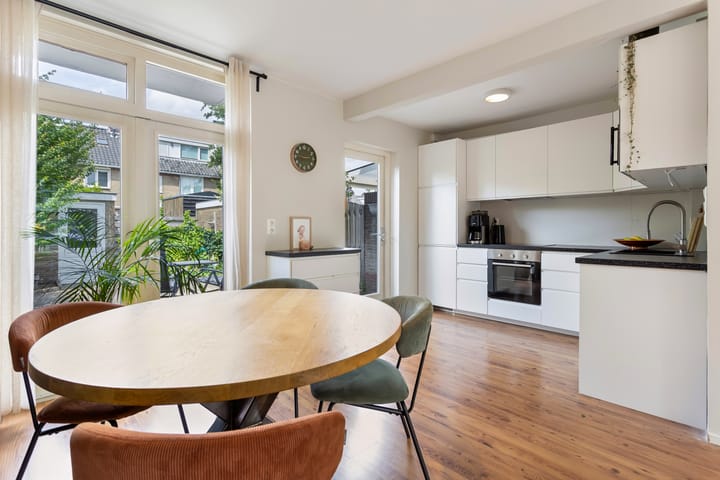 Tussenwoning te koop: Oldenhoff 37, Abcoude