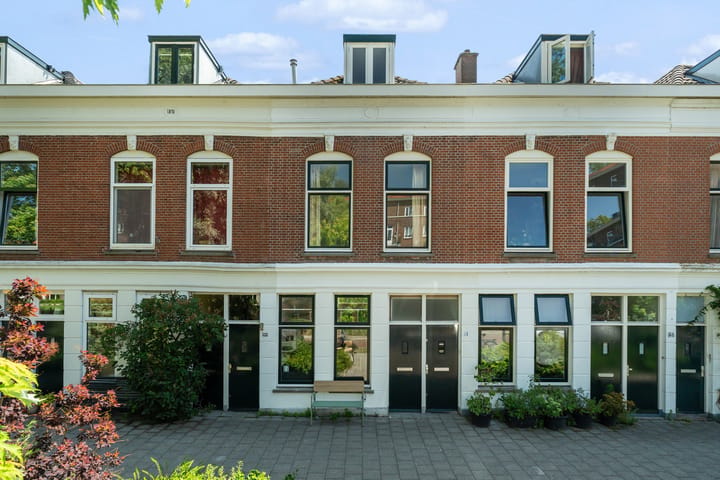 Photo 4 of Paulus Potterstraat 44