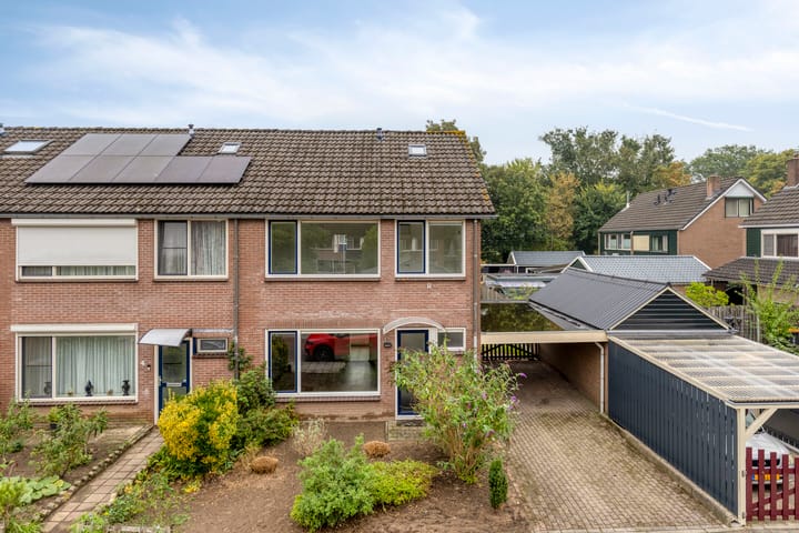 Hoekwoning te koop: van Coeverdenstraat 2, Borculo