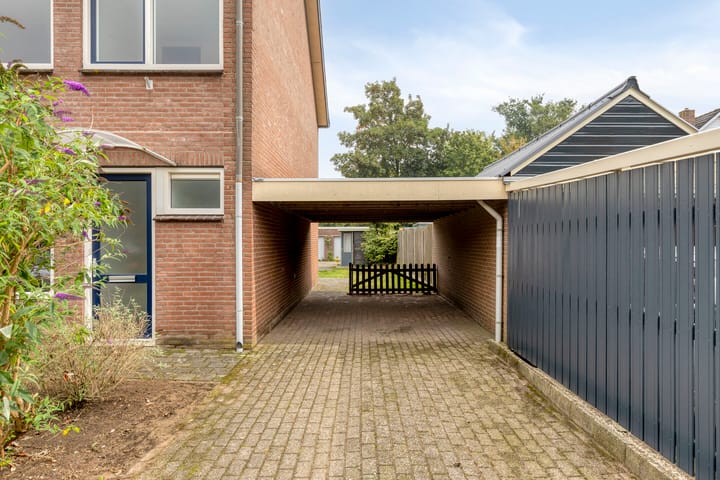 Hoekwoning te koop: van Coeverdenstraat 2, Borculo