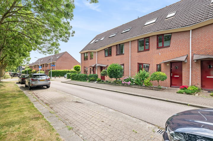 Tussenwoning te koop: Ina Boudier-Bakkerdreef 22, Hoofddorp