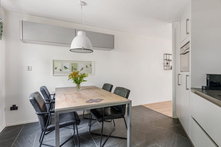 Tussenwoning te koop: Ina Boudier-Bakkerdreef 22, Hoofddorp