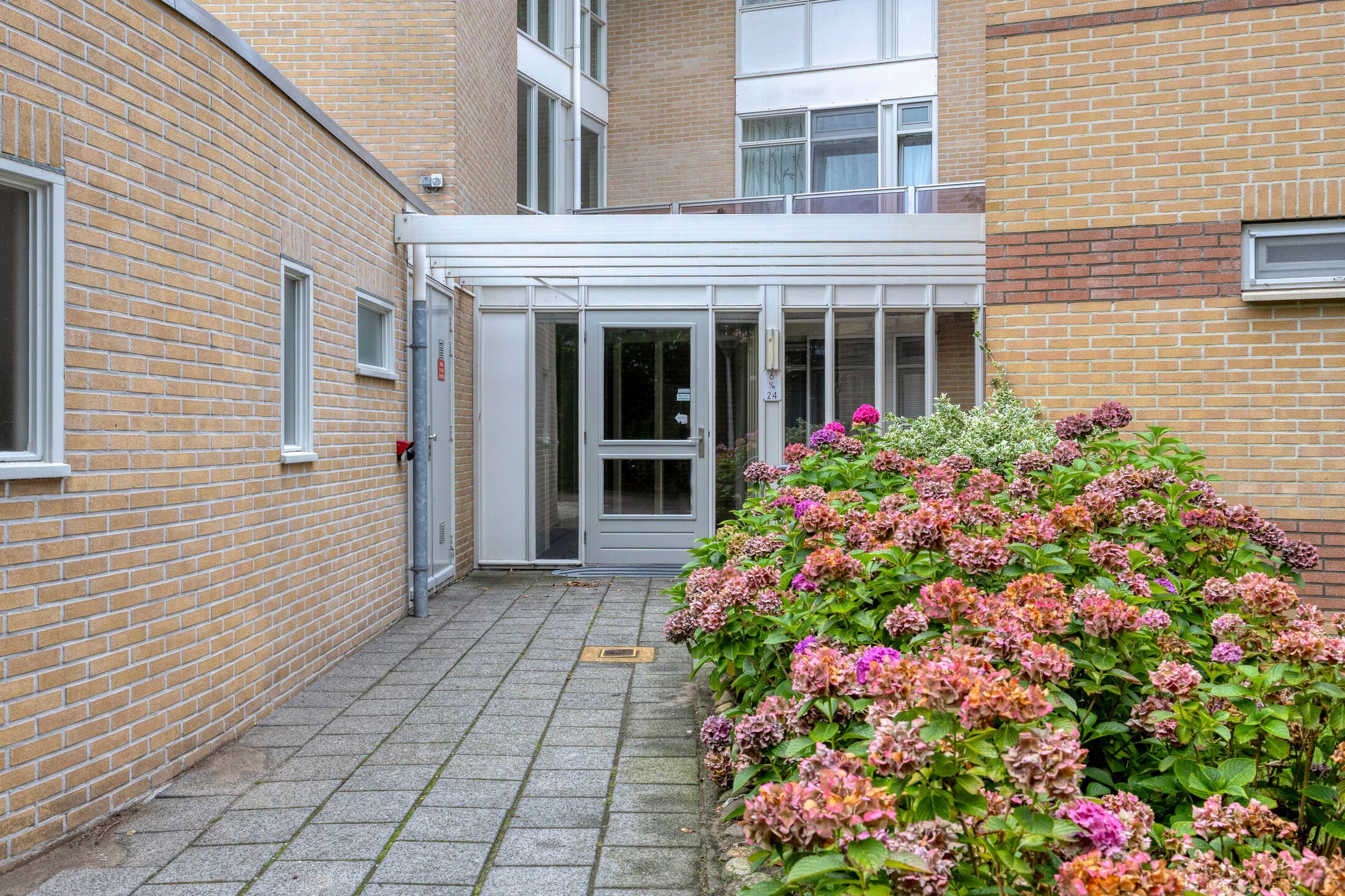 Photo 24 of Schoolstraat 6