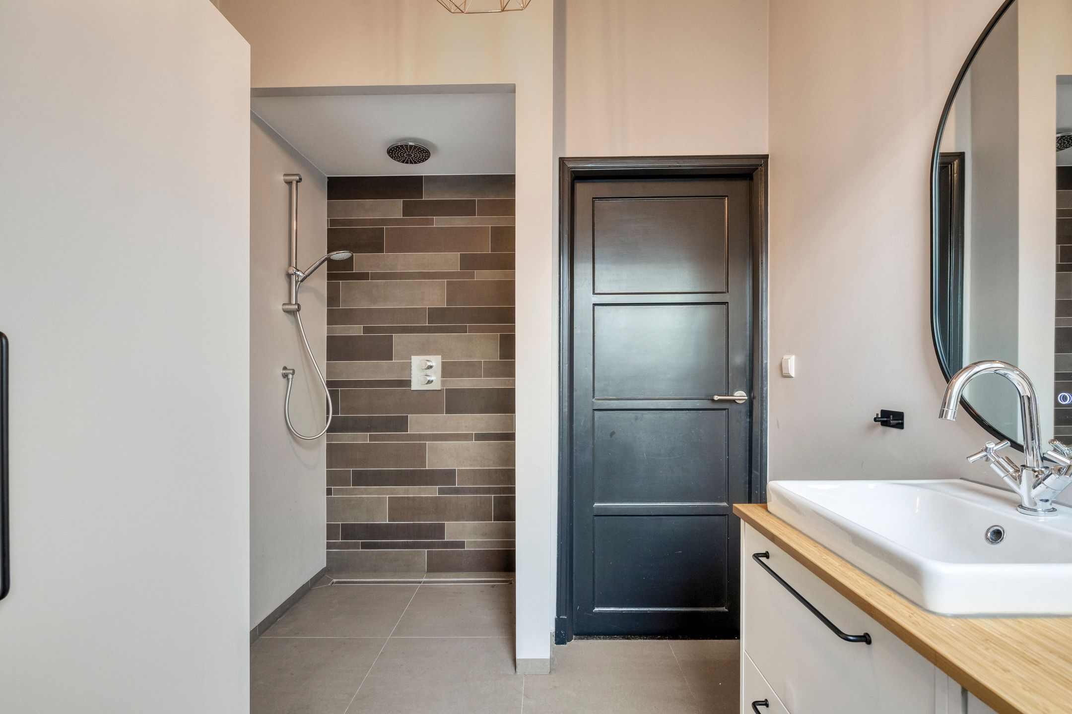 Photo 39 of van Salm-Salmstraat 3