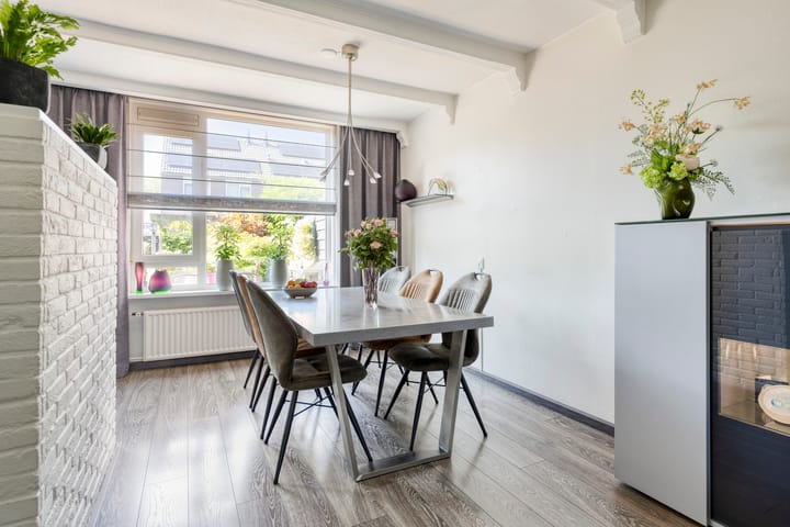 Tussenwoning te koop: De Panneboeter 64, Hendrik-Ido-Ambacht
