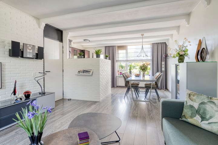 Tussenwoning te koop: De Panneboeter 64, Hendrik-Ido-Ambacht