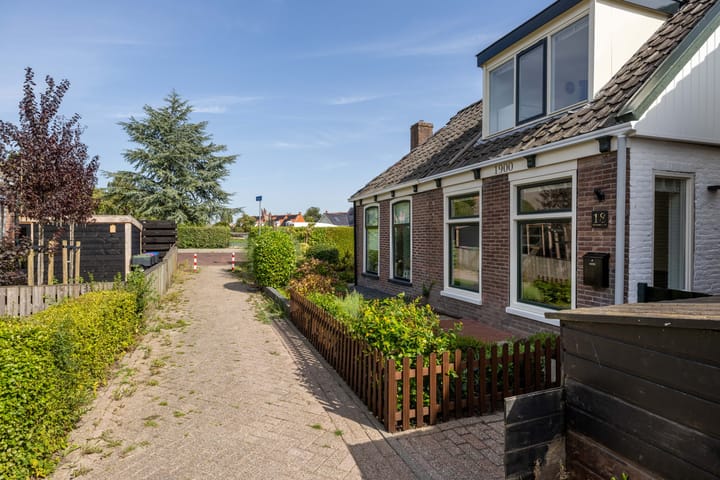 Twee-onder-één-kap te koop: Uniabuert 18, Stiens