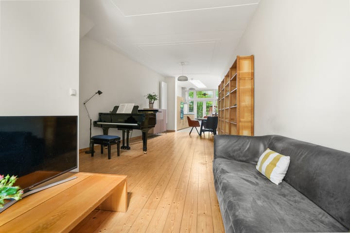 Hoekwoning te koop: Ferdinand Bolstraat 2A, Utrecht