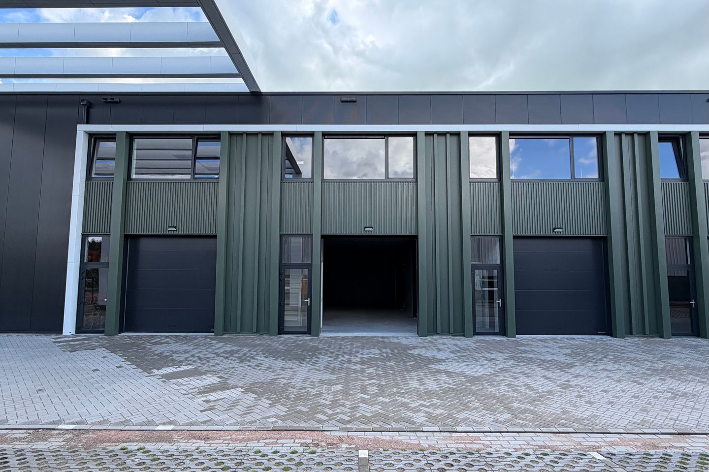 Bekijk foto 2 van Groot Mijdrechtstraat 35