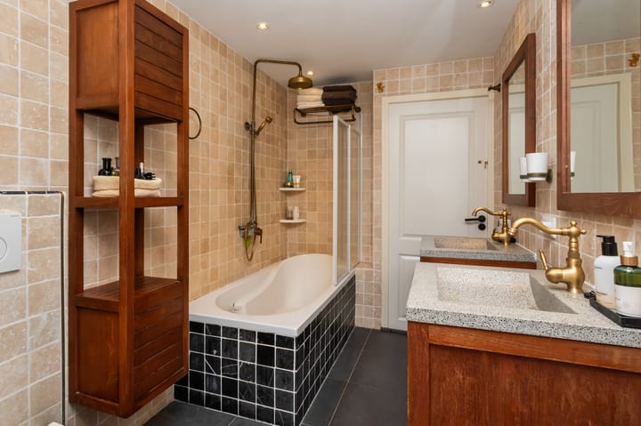 Tussenwoning te koop: Hilvertsweg 13, Hilversum