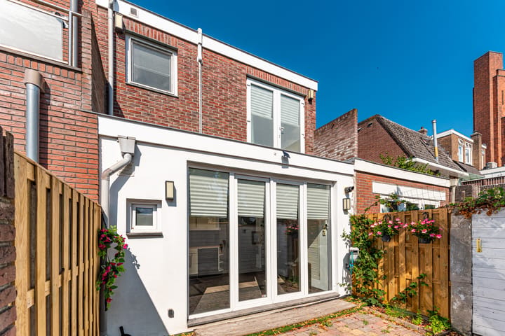Tussenwoning te koop: Hilvertsweg 13, Hilversum