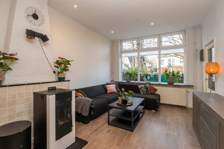 Tussenwoning te koop: Hilvertsweg 13, Hilversum