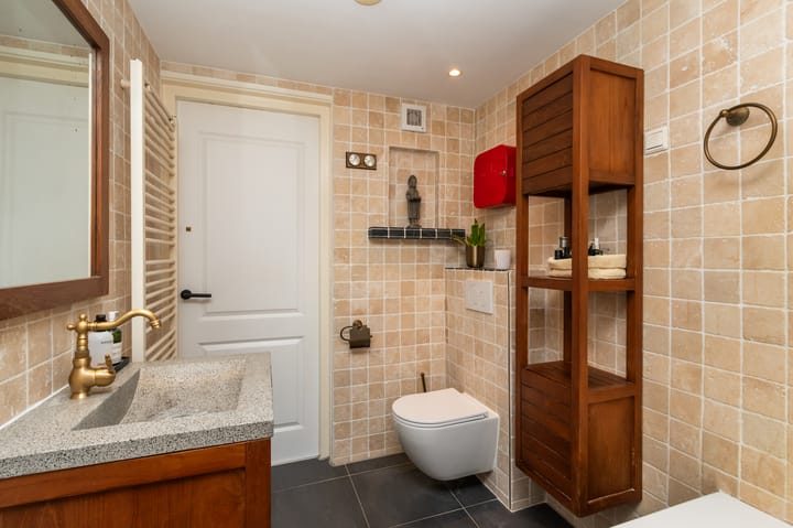 Tussenwoning te koop: Hilvertsweg 13, Hilversum