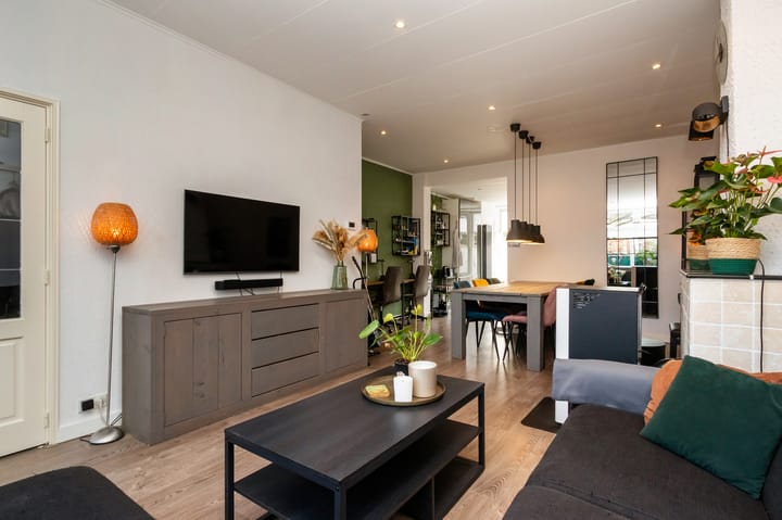 Tussenwoning te koop: Hilvertsweg 13, Hilversum