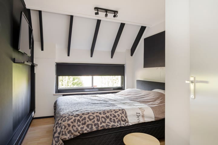 Tussenwoning te koop: Willem van Otterloostraat 4, Hengelo