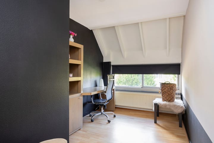 Tussenwoning te koop: Willem van Otterloostraat 4, Hengelo