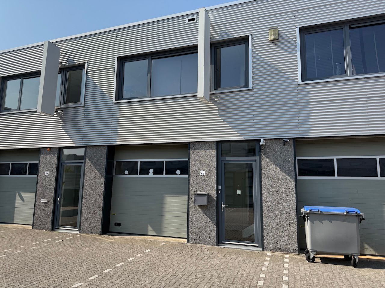View photo 3 of Laan van Waalhaven 92