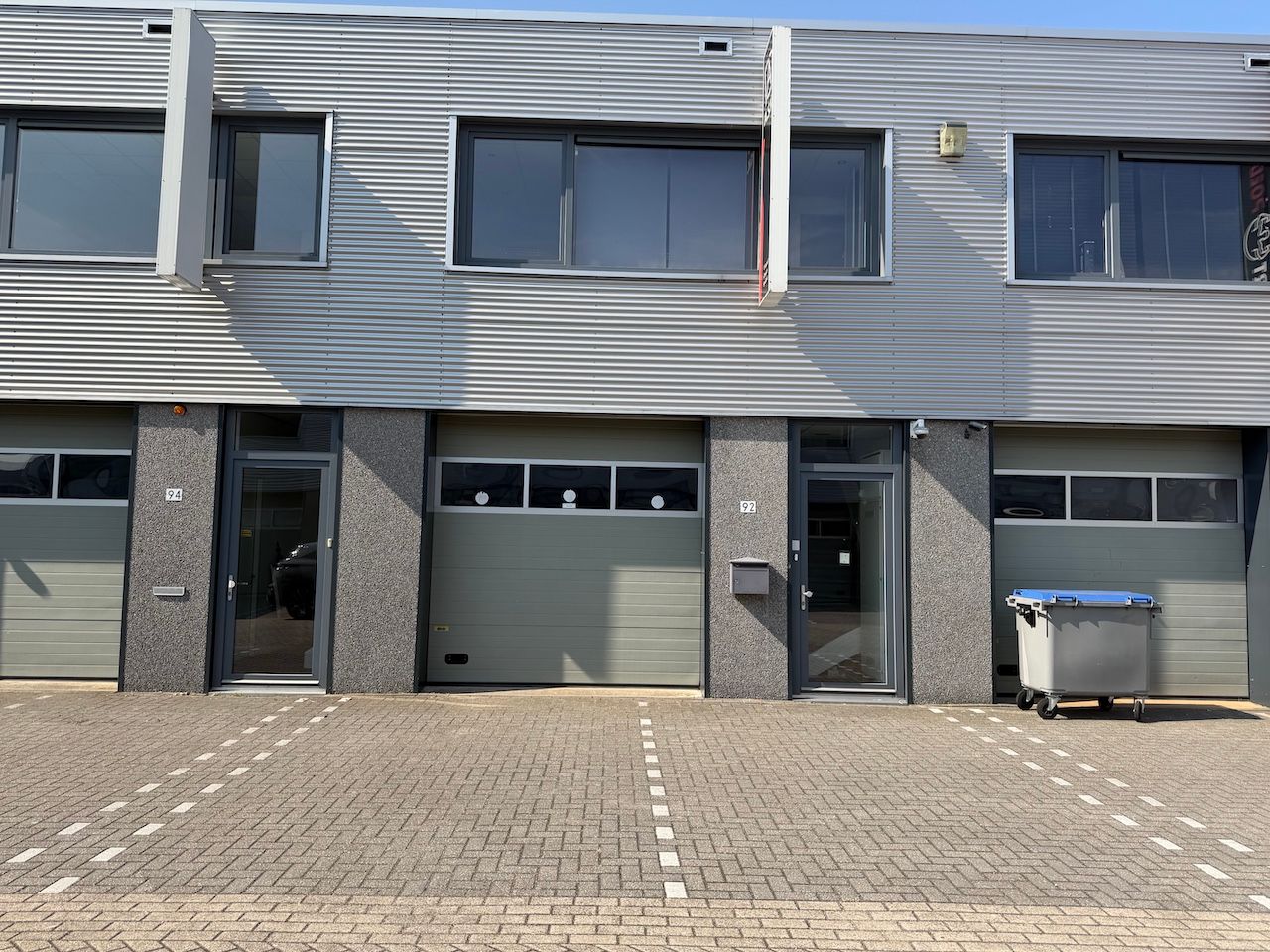 View photo 2 of Laan van Waalhaven 92