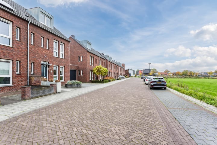 Tussenwoning te koop: Leeuwerik 9, Mierlo