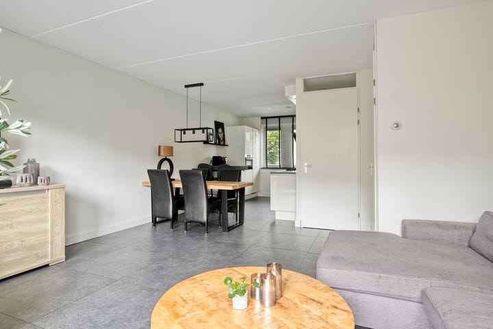 Tussenwoning te koop: Minorcalaan 27, Barneveld