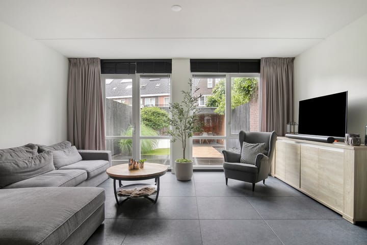 Tussenwoning te koop: Minorcalaan 27, Barneveld