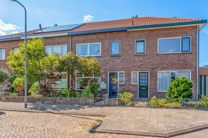 Tussenwoning te koop: Kerkhofweg 82, Breda