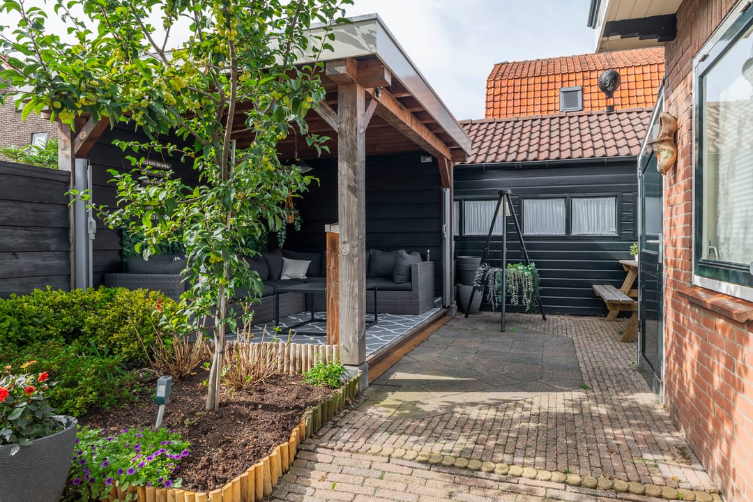 Photo 32 of Zuiderstraat 1