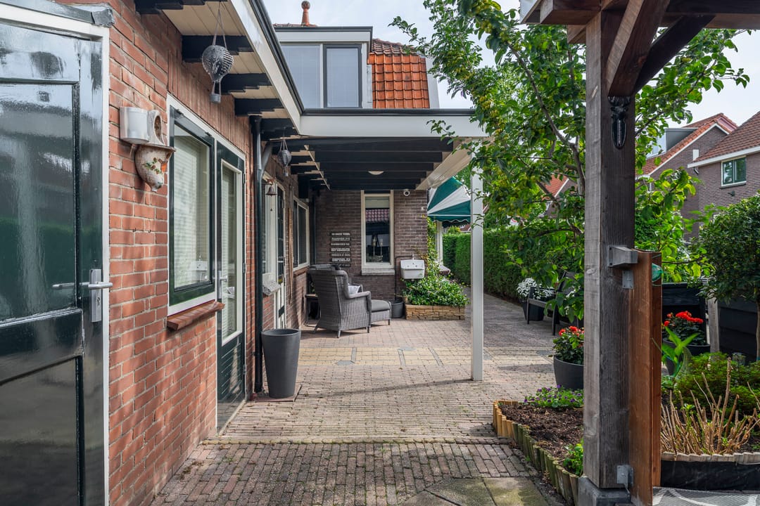 Photo 38 of Zuiderstraat 1