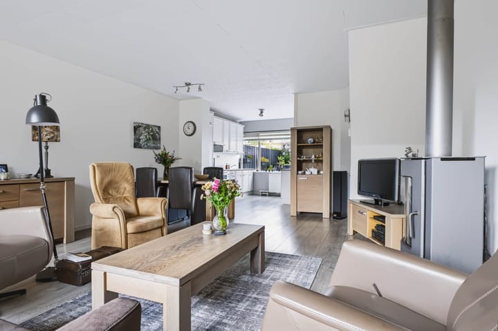 Tussenwoning te koop: Neerijnen 10, Barneveld