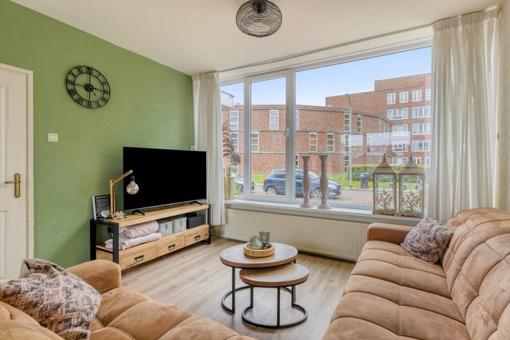 Tussenwoning te koop: Straat Soenda 75, Veendam