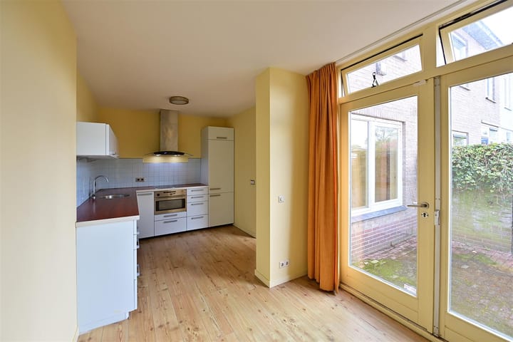 Tussenwoning te koop: Vuntuslaan 77, Loosdrecht